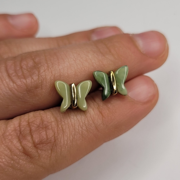 Mini jade and gold butterfly earrings and necklace pendant set - Picture 2 of 4